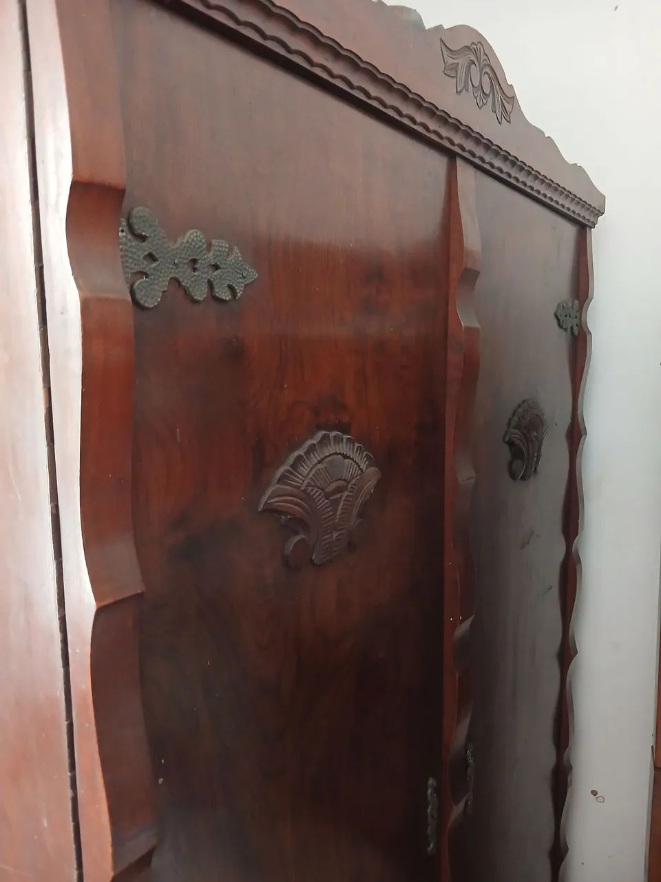 Guarda roupa antigo duas portas