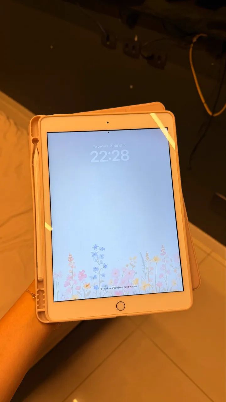 iPad 8ª Geração 32GB Wi-Fi - Excelente Estado + Capa + Caneta