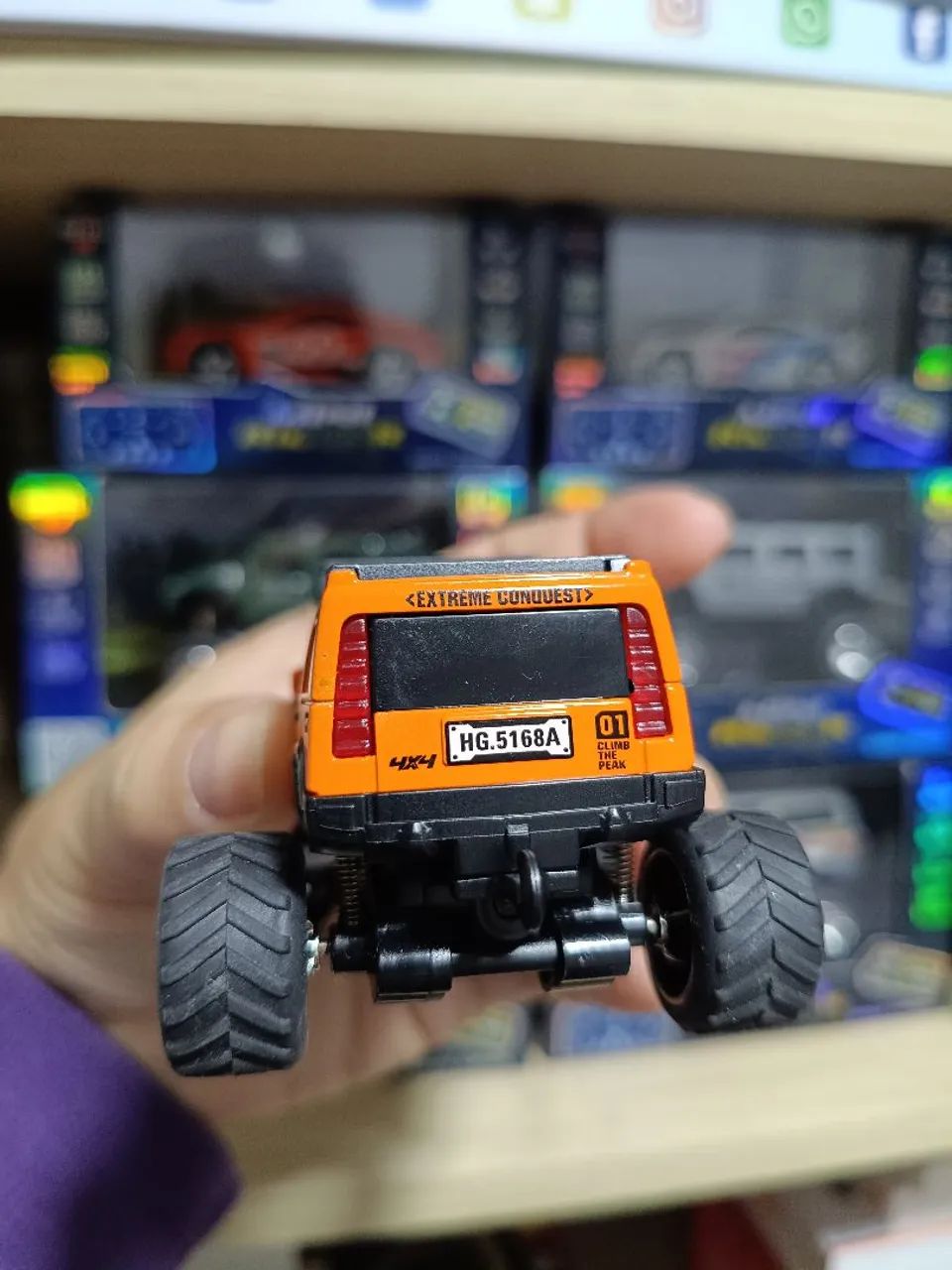 Miniatura de ferro e controle remoto  - Foto 2