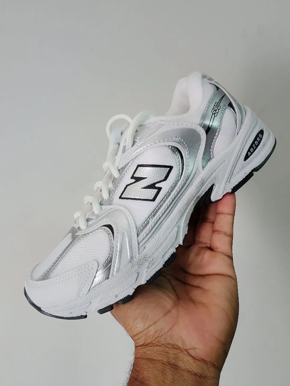 Tênis New Balance Preto e Branco  - Foto 5