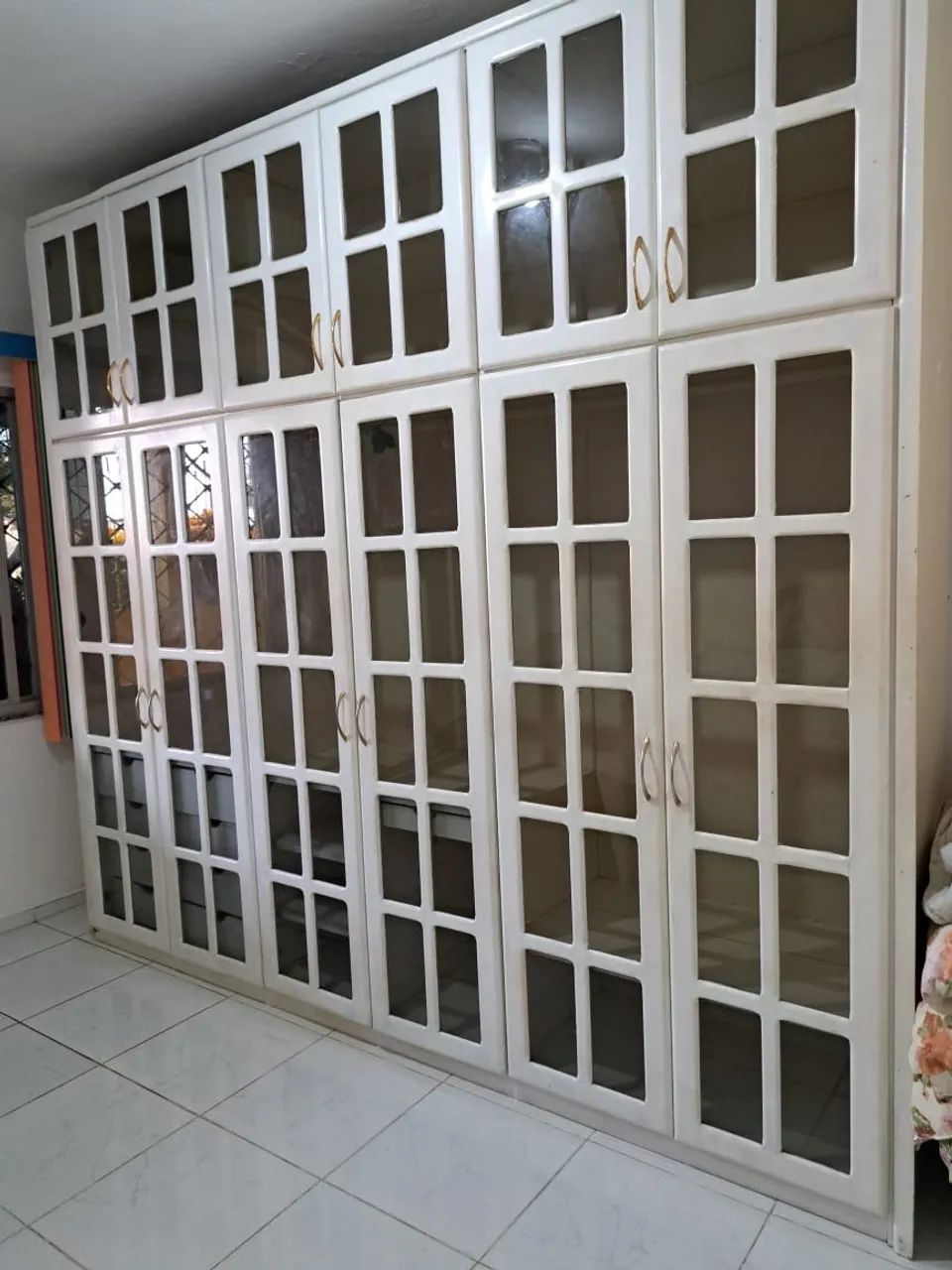 Vendo guarda roupa de madeira maciça - Foto 2