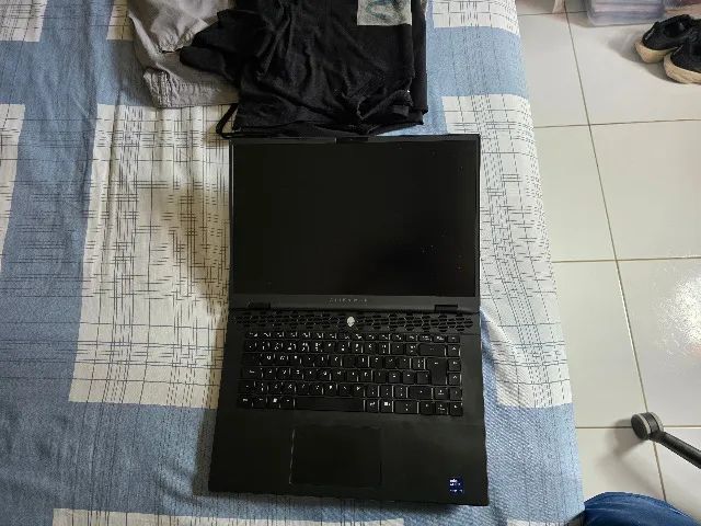 Dell Alienware m16 R2 - Foto 4