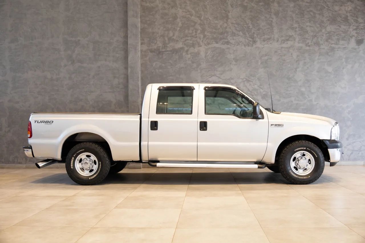 Ford F-250 F-250 XLT 4.2 180cv CD TB Diesel 2006