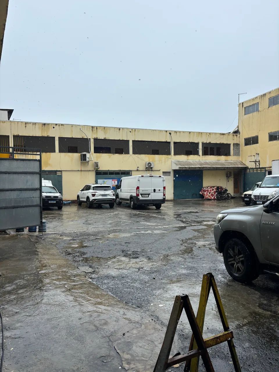 Oportunidade: Aluguel de Galpão e Sala comercial de 60 e 40 m2
