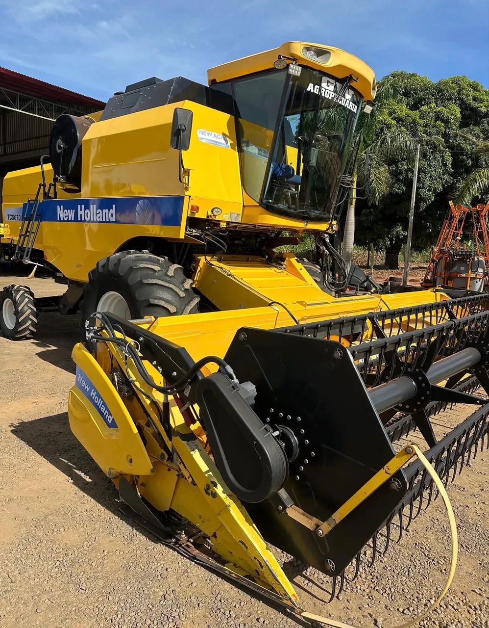 Colheitadeira New Holland 5070 13/13 - Entrada 10%