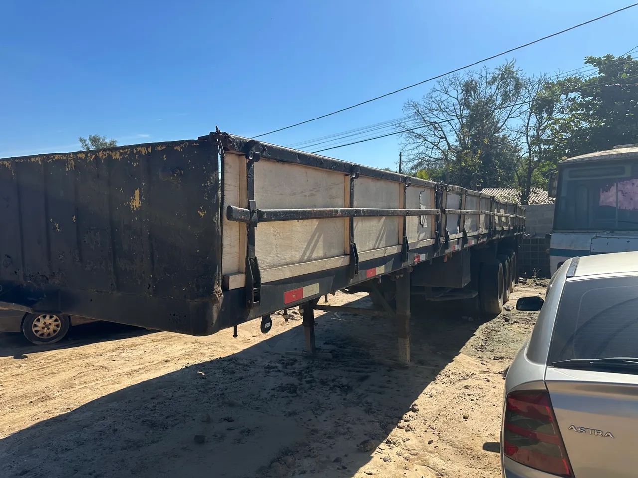 Carreta grade baixa randon com pneus - Foto 2