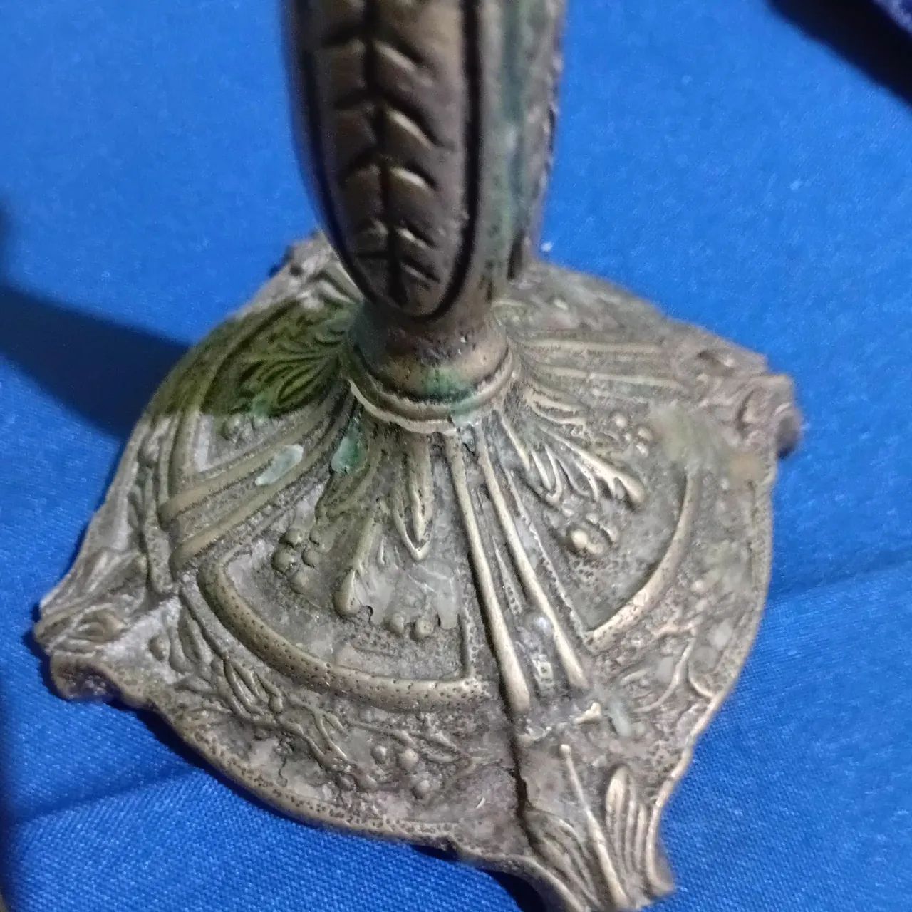Castiçal de metal bordado - Foto 2
