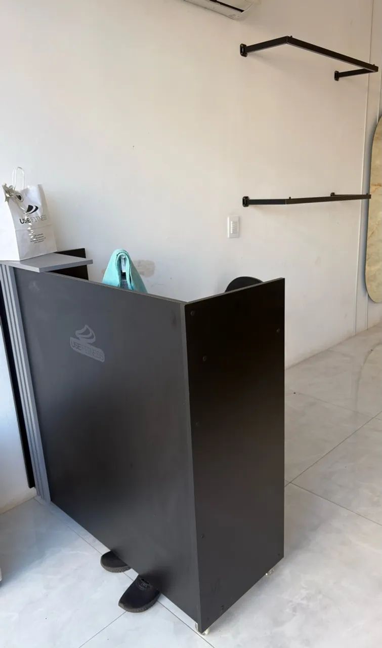 Vendo móveis para loja. 