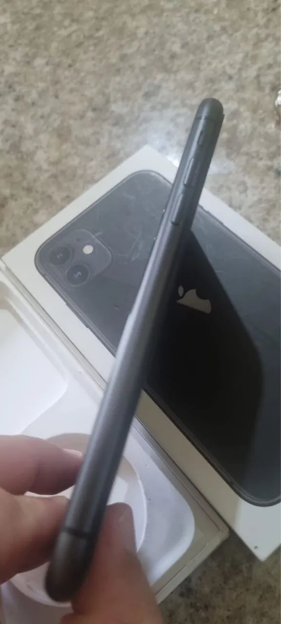 iPhone 11 impecável 