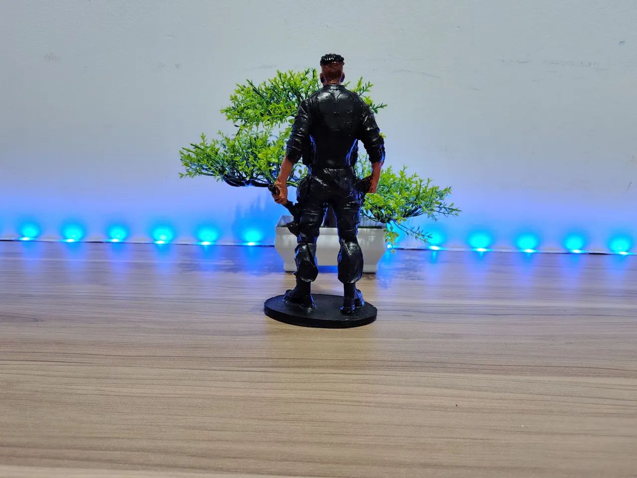 BONECO JUSTICEIRO COLECIONÁVEL EM RESINA  - Foto 5