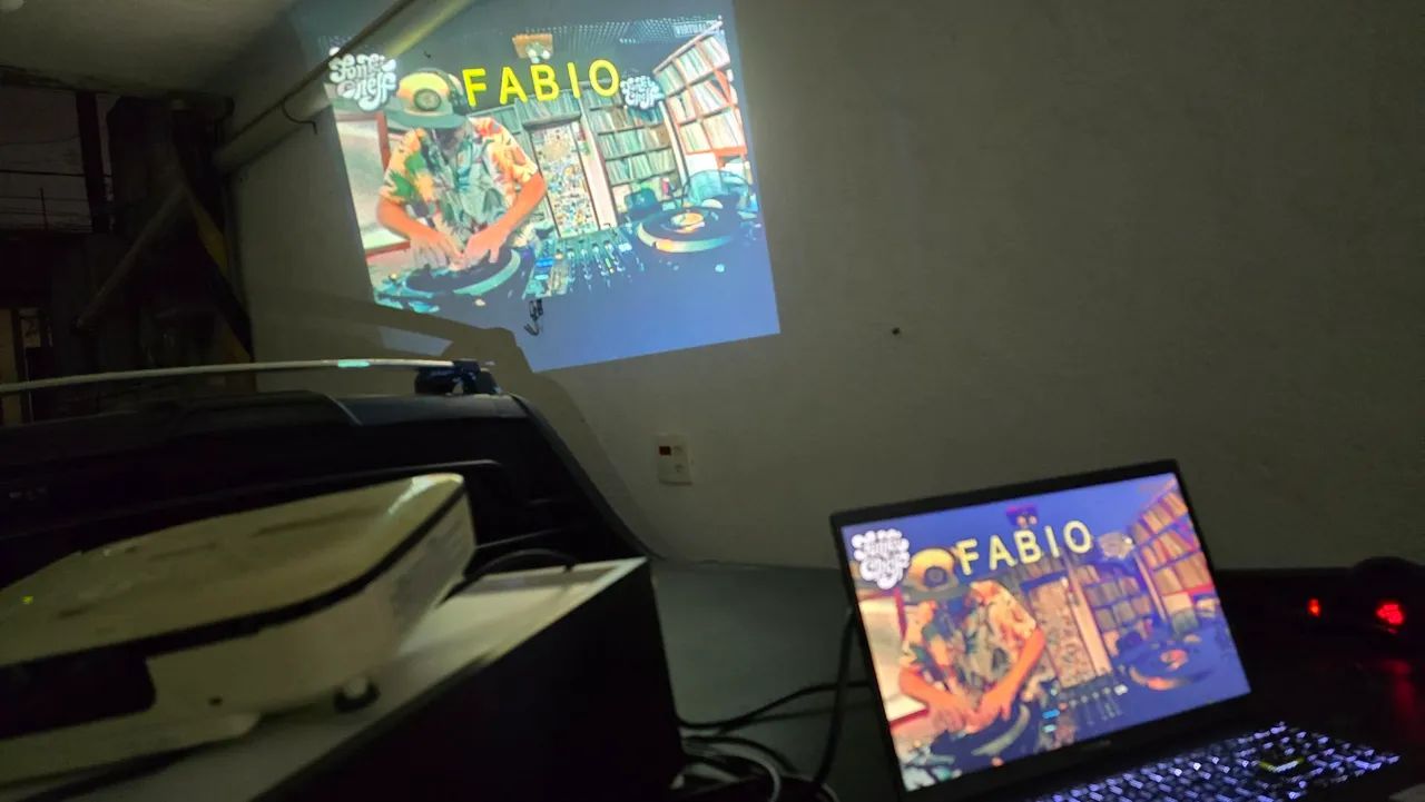 Projetor Epson PowerLite X14+  - Foto 4