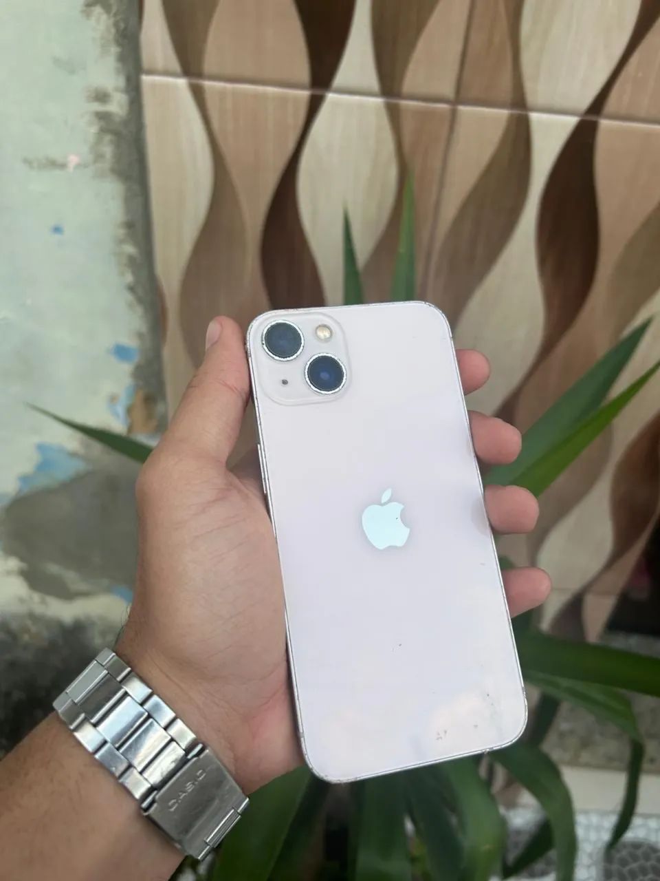 iPhone 13