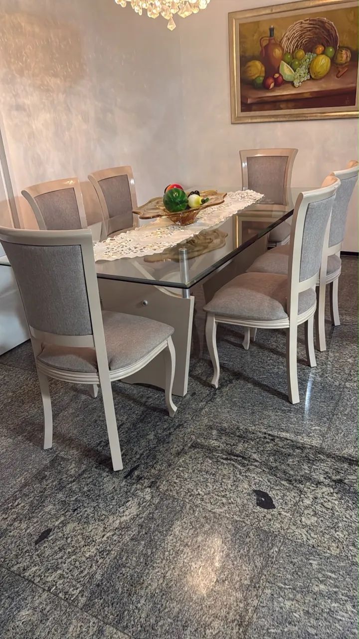 Mesa de jantar com 6 cadeiras 