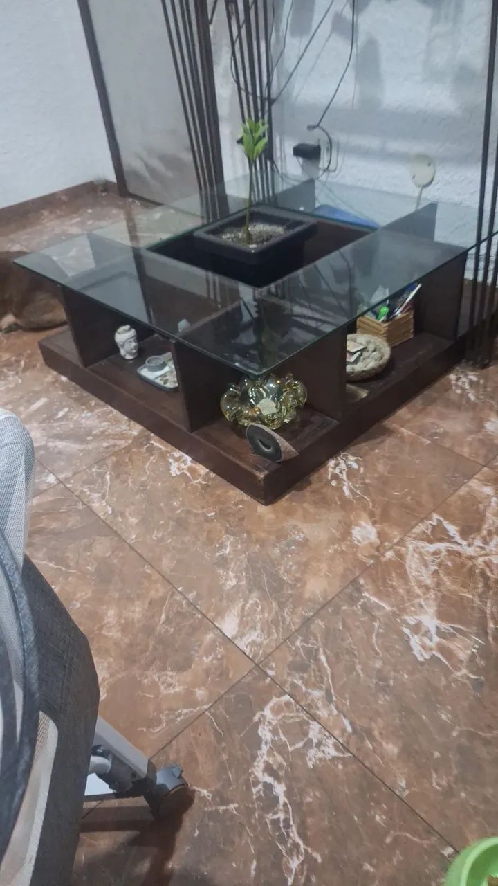Mesa de centro com tampo de vidro - Foto 2