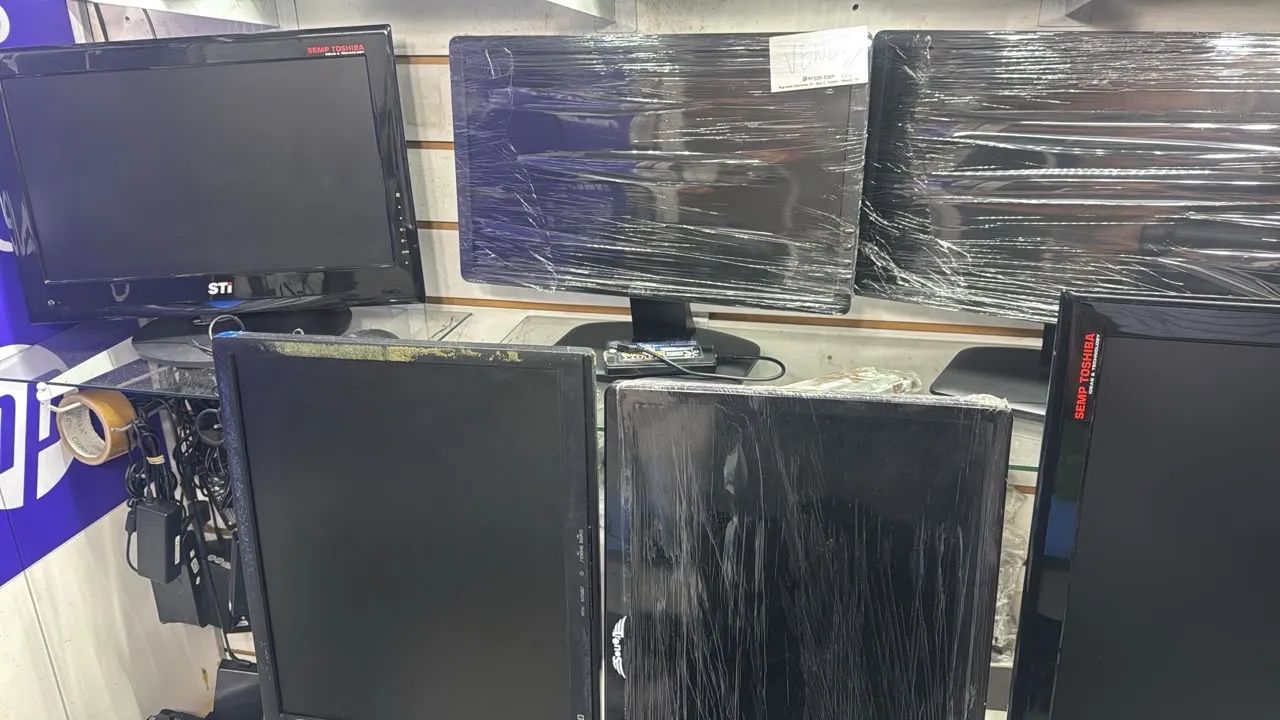 Monitores de 15 sem o pé  - Foto 2