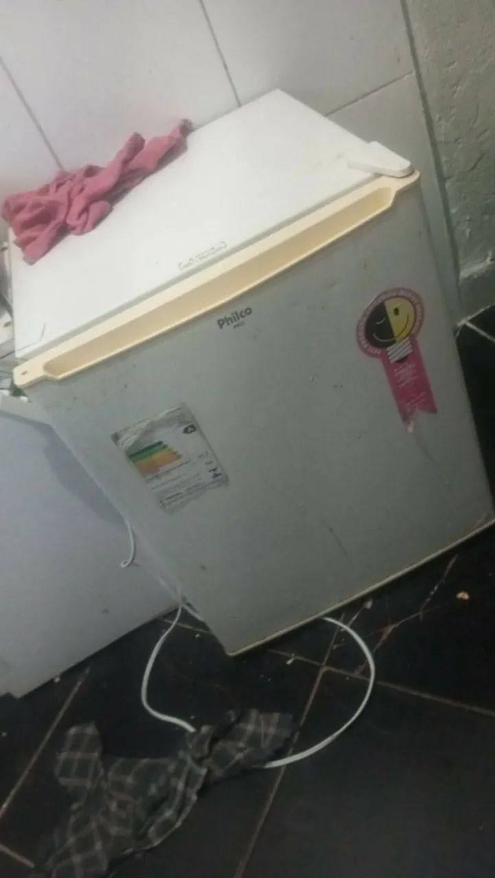 FRIGOBAR PHILCO 127V - PRA RETIRAR