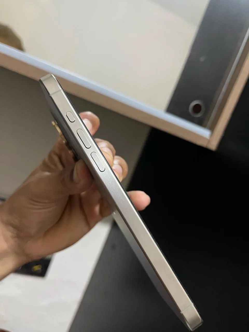 Iohone 15 pro max 256gb bateria 85% sem marcas de uso! Com caixa e documento. - Foto 3