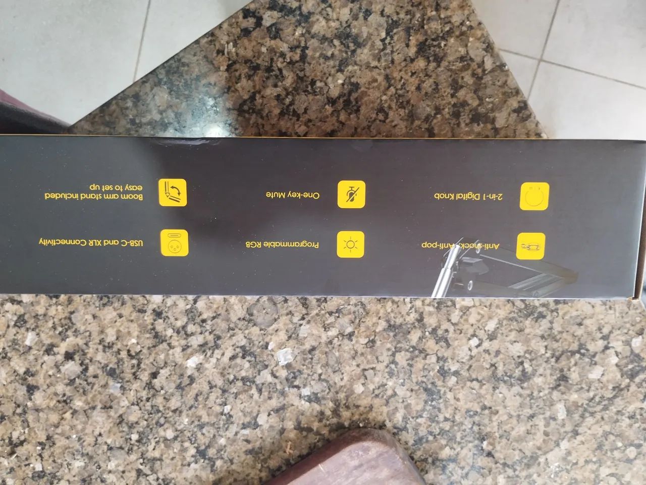 Microfone Dinâmico Maono Pd200x com braço articulado junto - Foto 3