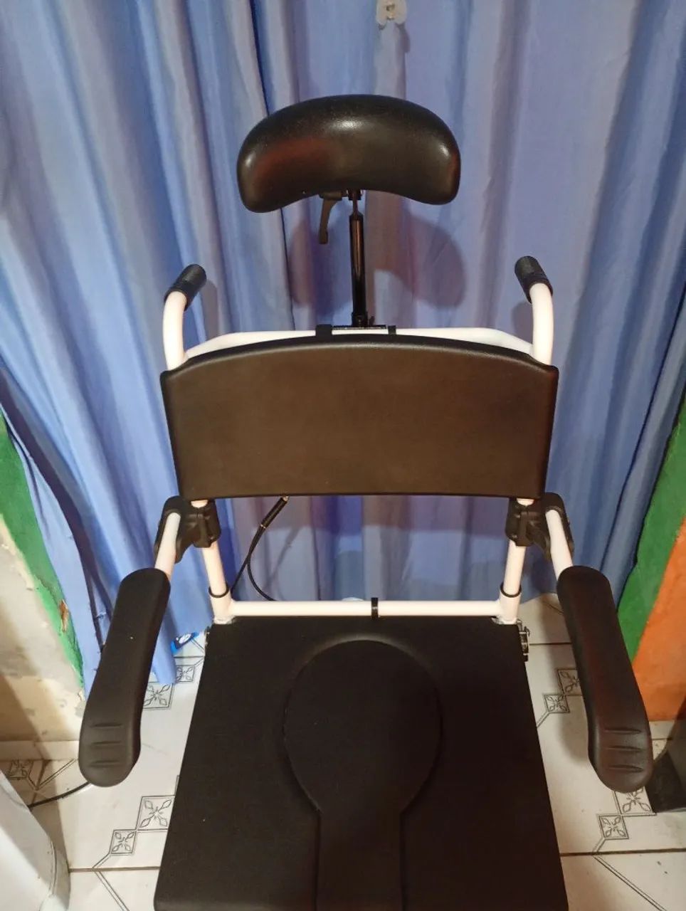 Vendo uma cadeira de banho - Foto 2