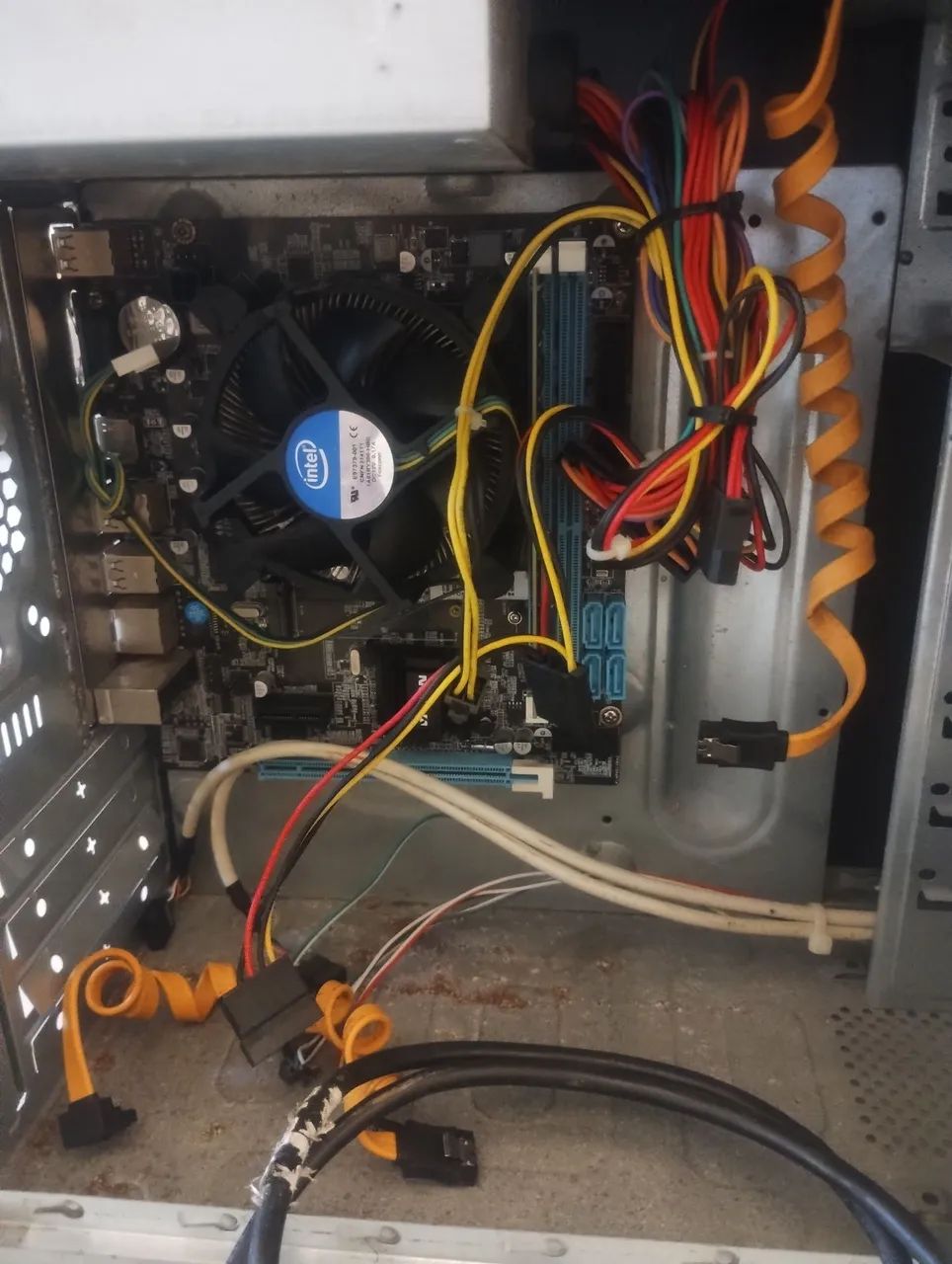 Gabinete CPU  - Foto 2