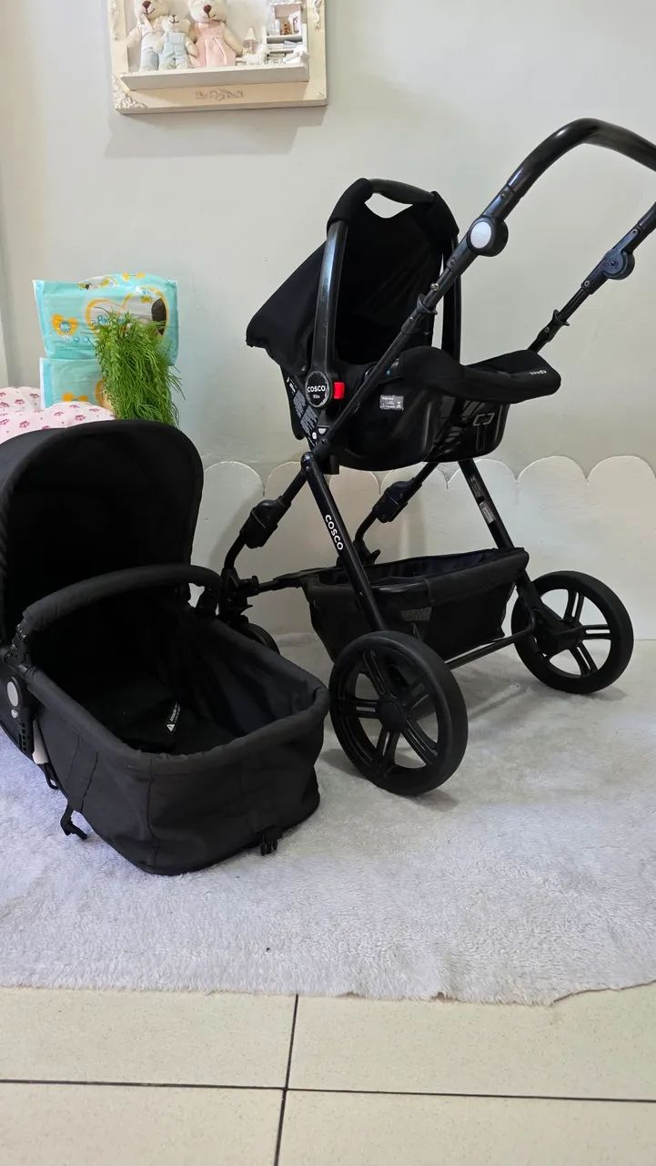 Carrinho de bebê com bebê conforto  - Foto 2