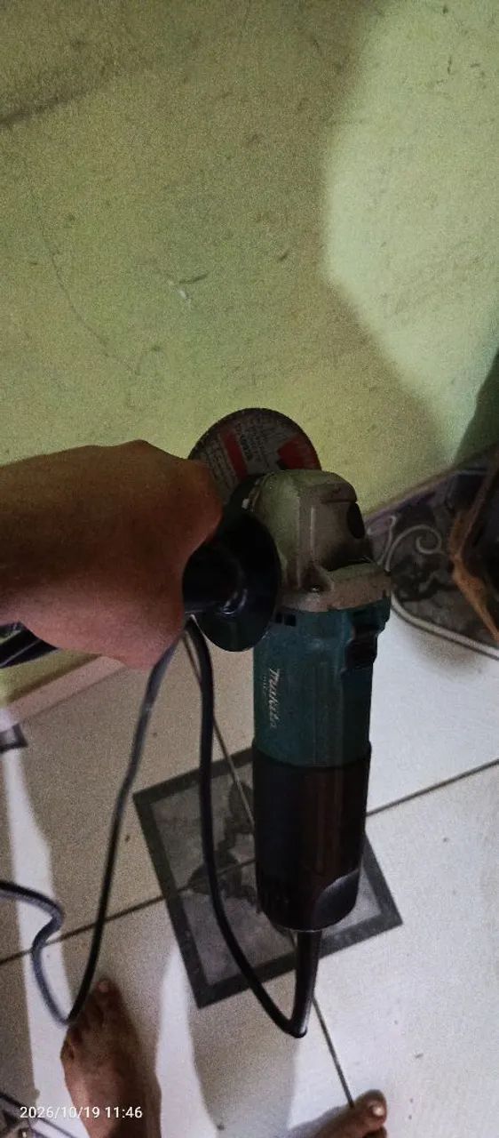 Esmerilhadeira 