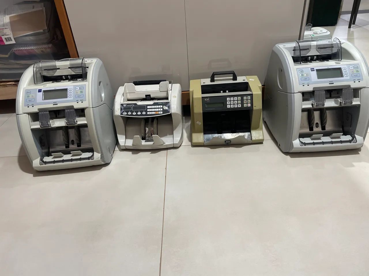 4 máquinas de contar cédula 