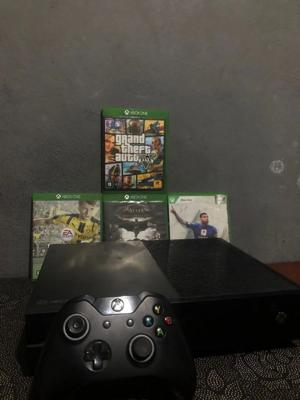 Xbox one funcionando perfeitamente com jogos e controle  - Foto 4