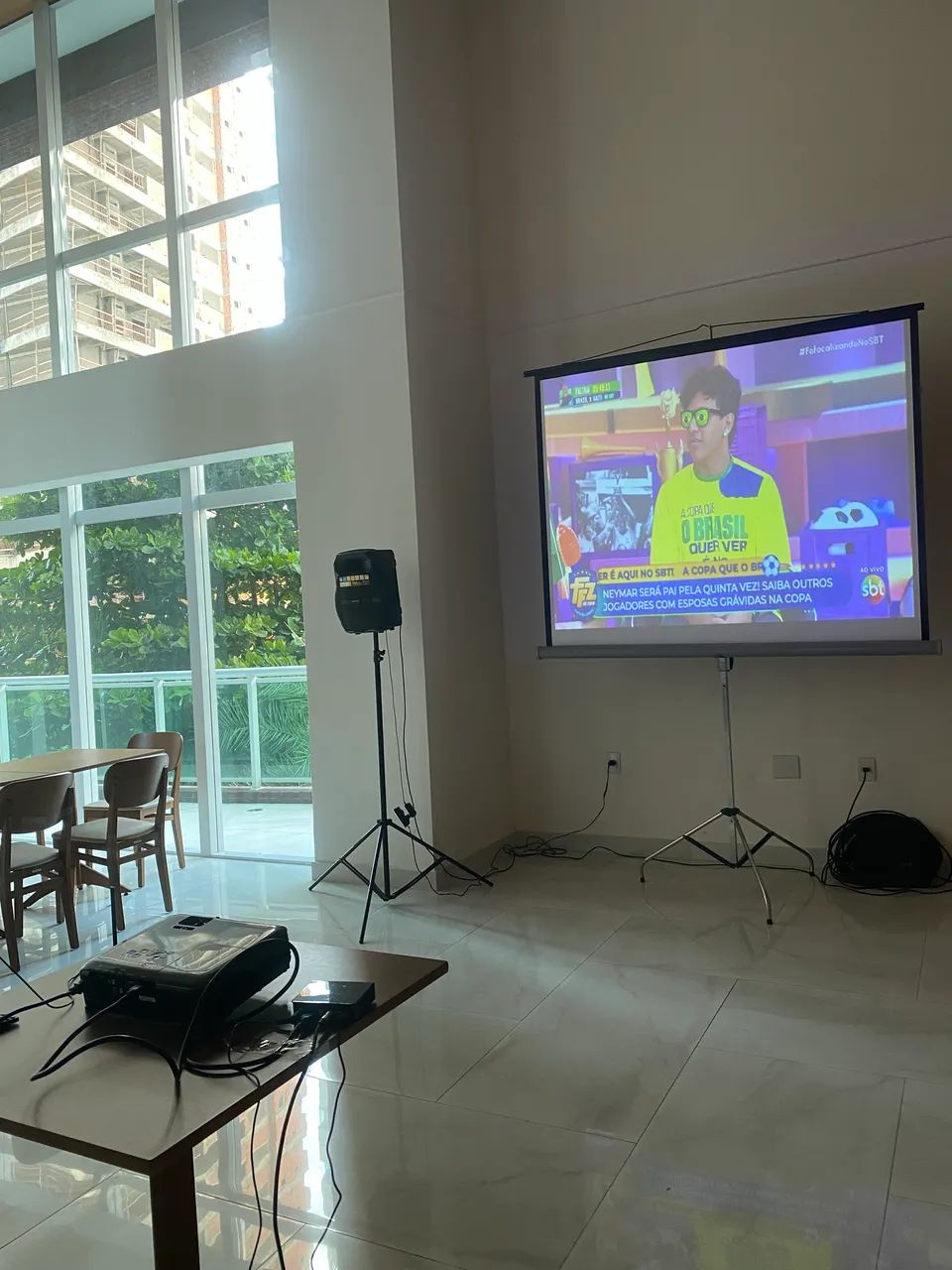 Aluguel de Datashow e tela para a copa