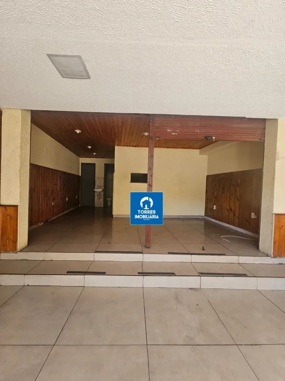 Loja com cozinha e banheiros no bairro Camarão. - Foto 2