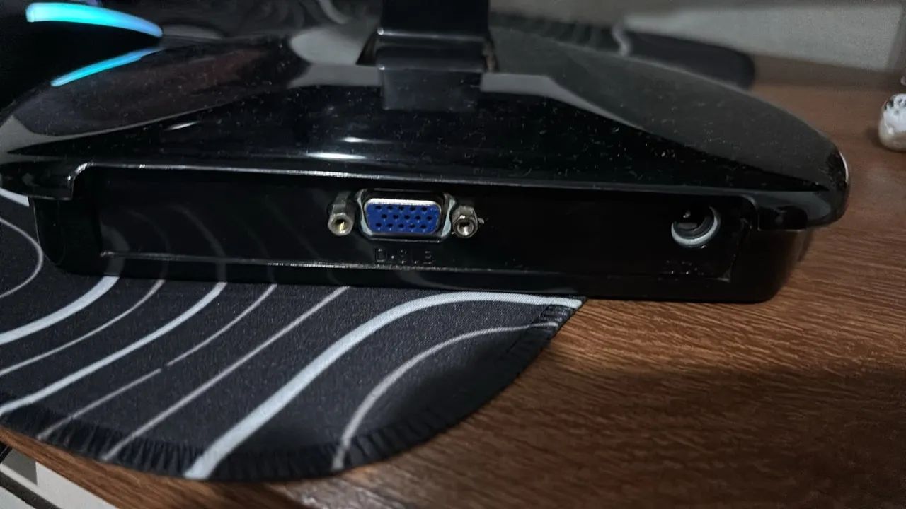 Monitor AOC 18.5" LED Slim (e943Fswk) + Cabo VGA - Foto 3