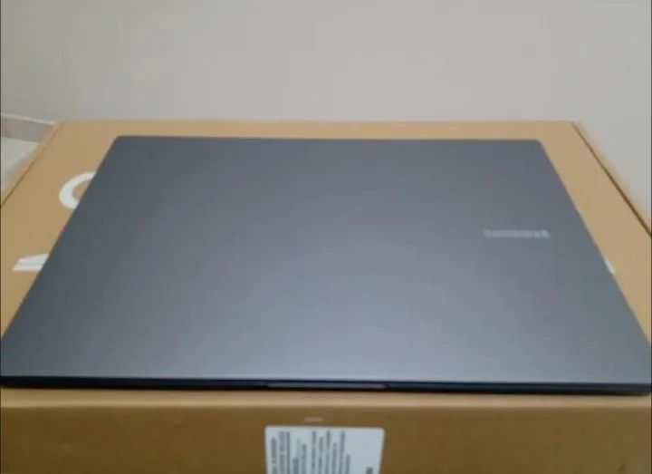 Notebook Samsung Book 4 | Intel Core i3 | SSD 512GB | Windows 11 | Rápido e Moderno - Foto 2