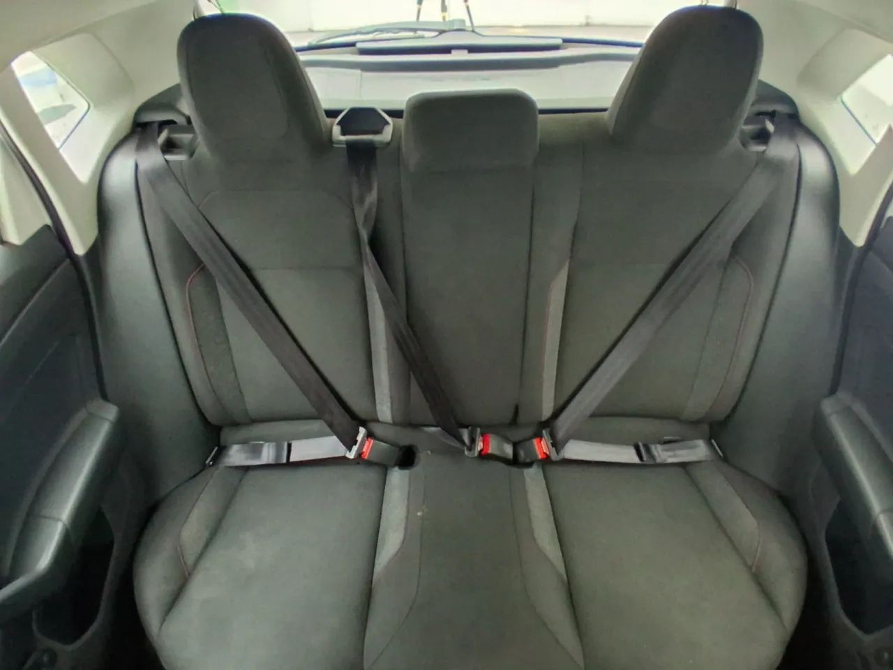 Volkswagen Polo Track 1.0 Flex 12V 5p, foto 18 de 18