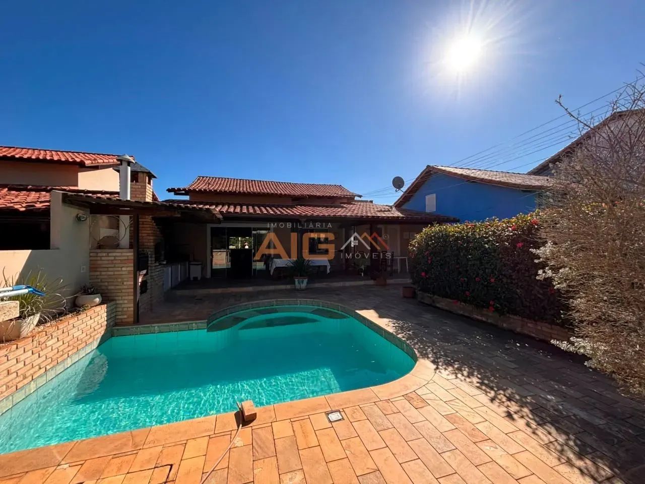 CASA 5 QUARTOS COM PISCINA E SAUNA CONDOMÍNIO ORLA AZUL - Foto 2