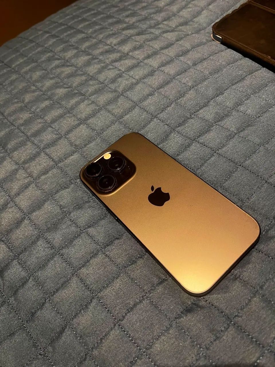 Iphone 16 pro praticamente novo - Foto 2