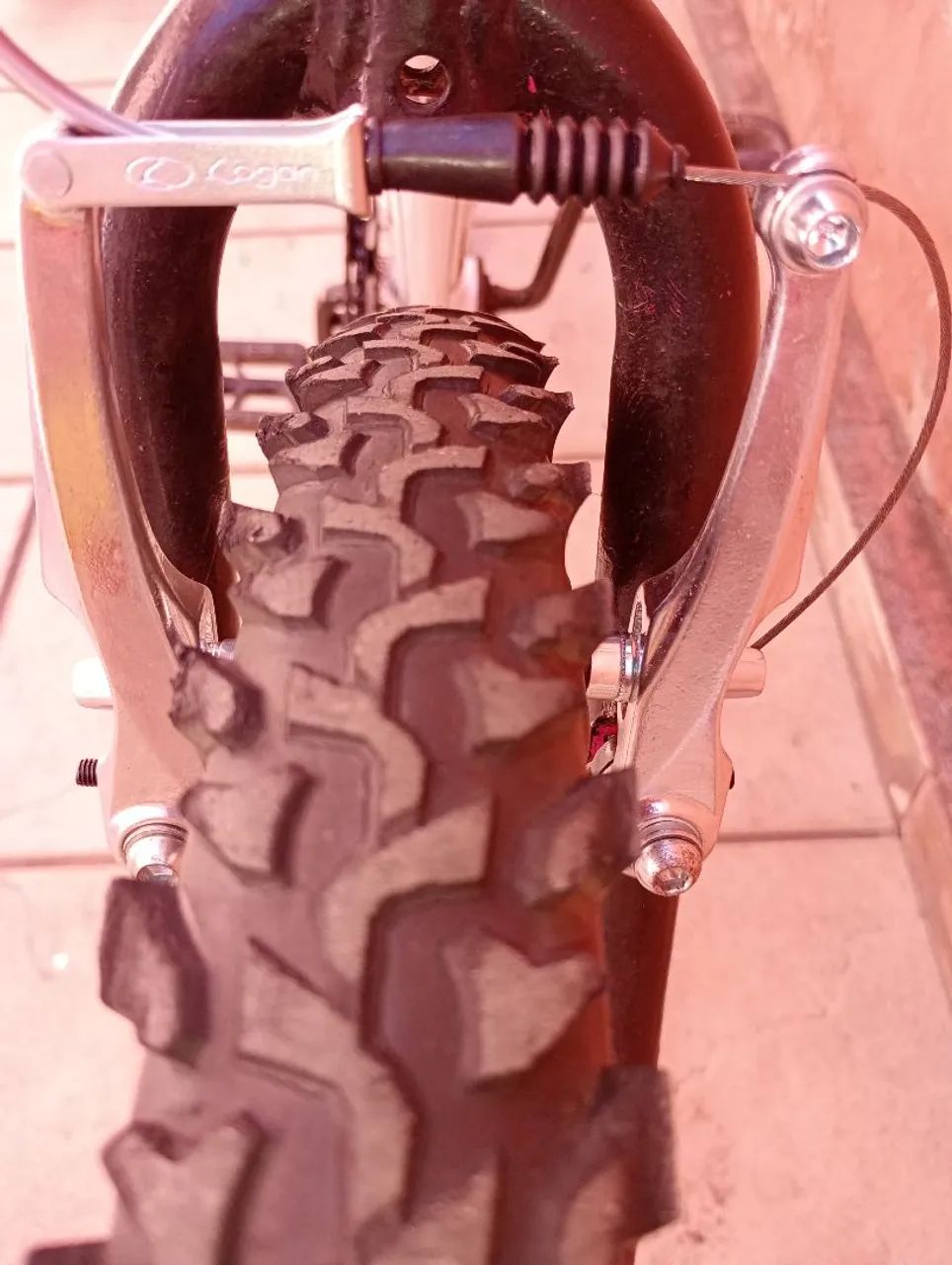 Bicicleta aro 26 com 18 marchas - Foto 3