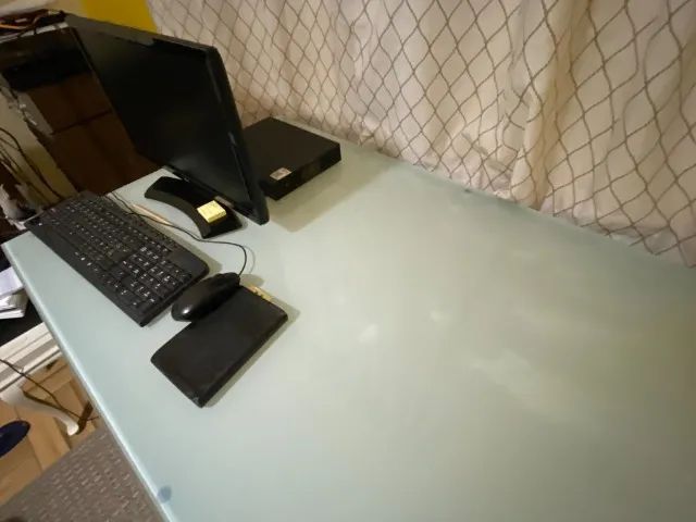 Mesa Toleman Tok Stok em bom estado - Foto 4