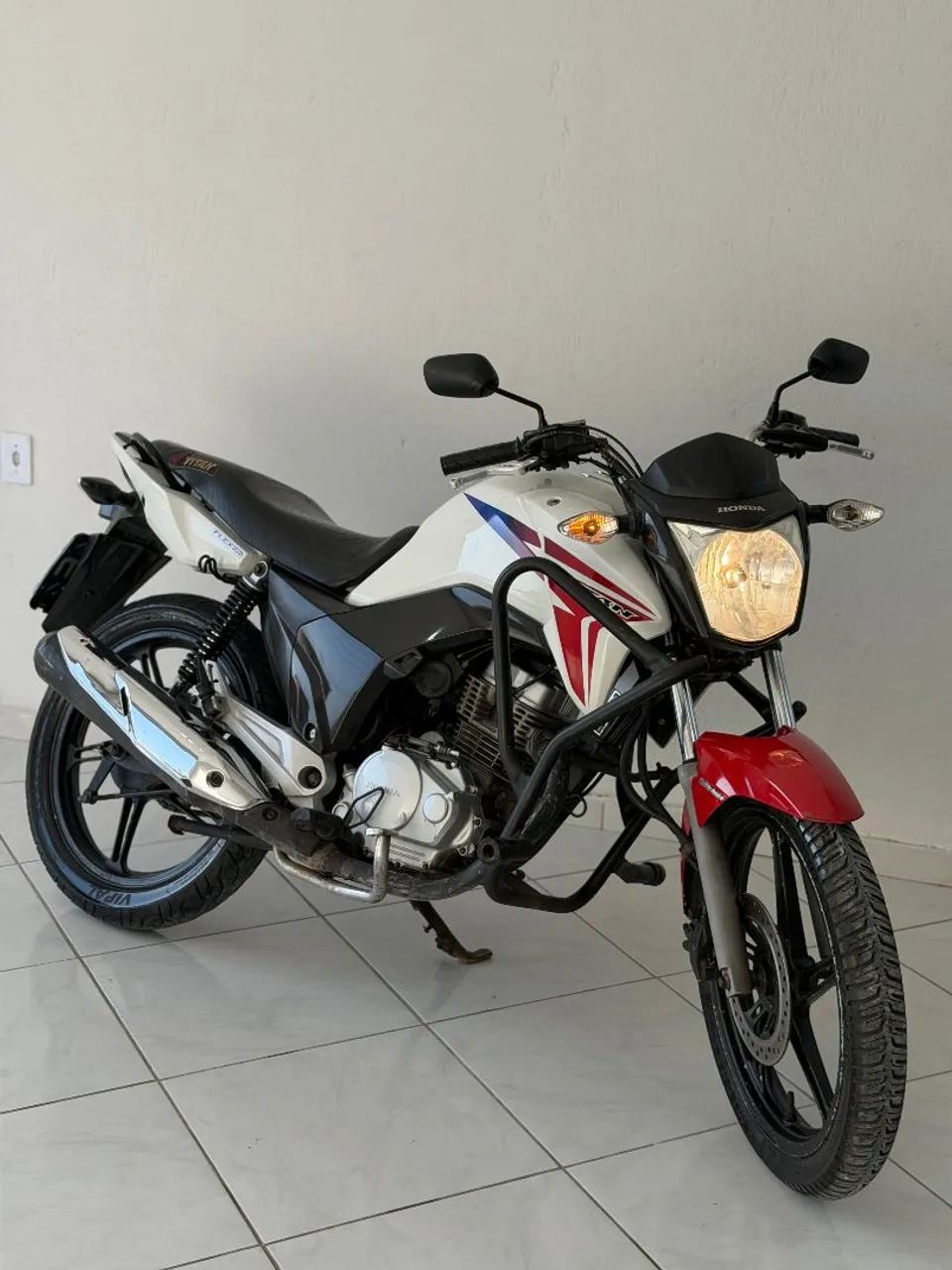 TITAN 150 2015