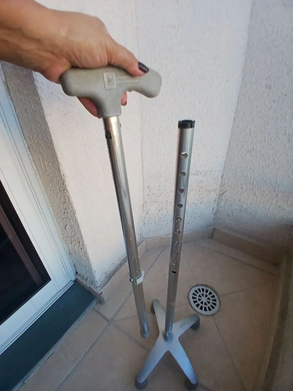 Bengala 4 apoios - Foto 2