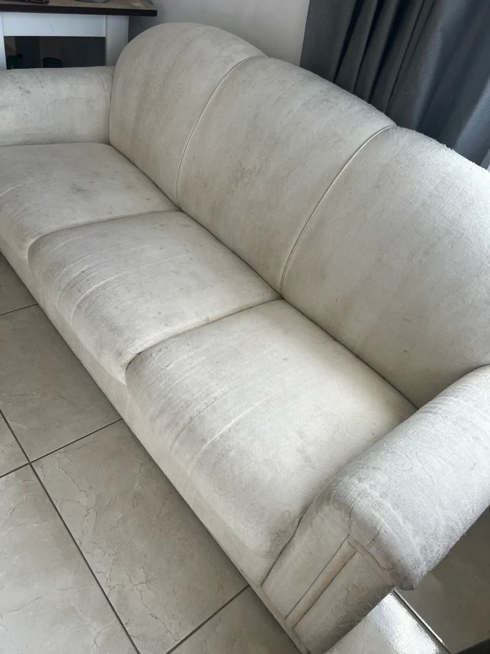Sofá 3 lugares higienizado 