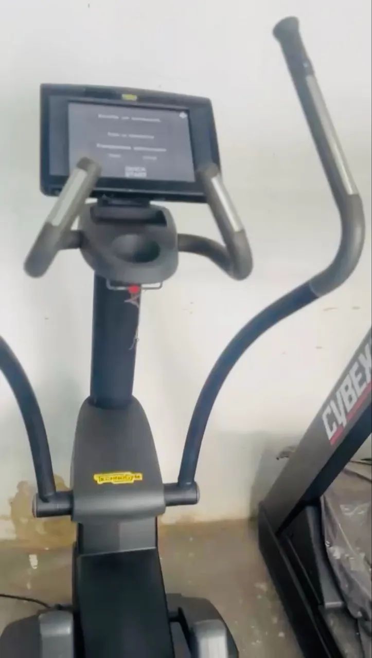 Elíptico Synchro Excite Technogym - Seminovo  - Foto 4