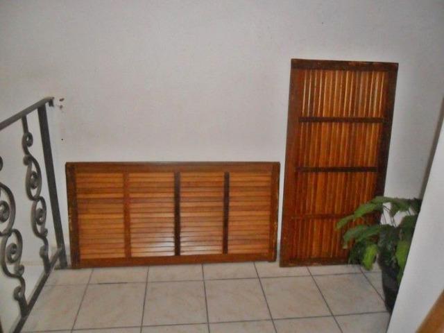 Janelas Ideal e Persianas Externas Antigas - Foto 2