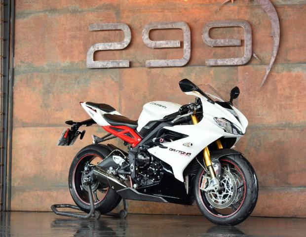 Triumph Daytona 675R - Foto 5
