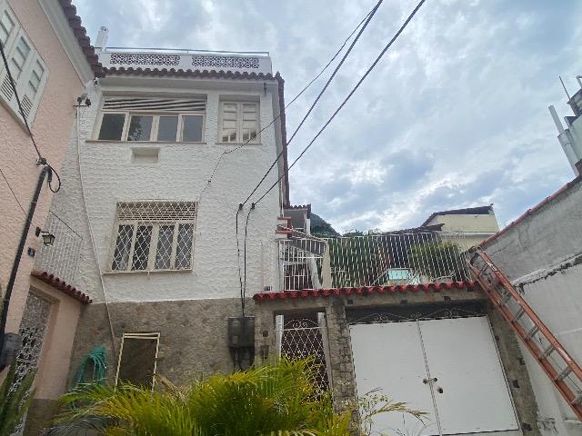 Casa de Vila com Terraço e Churrasqueira