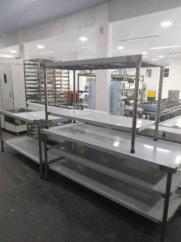 Mesa em aço inox sob medida ( consulte preços ) Gizelle