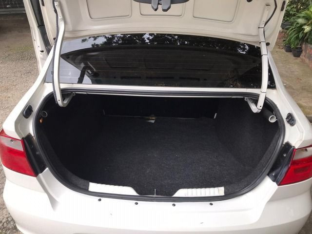 Volkswagen Voyage 1.6 Flex 4p 2014 - Foto 10