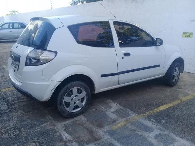 FORD KA EM BOM ESTADO.