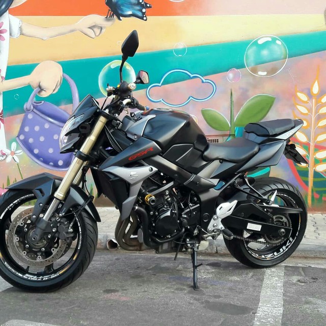 VENDO SUZUKI GSR 750 2015