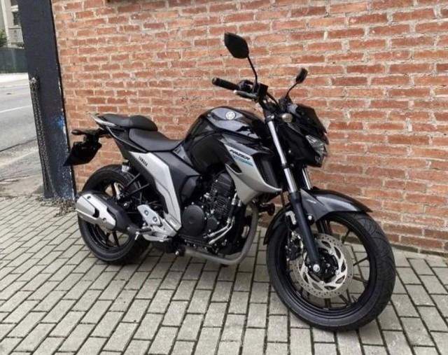 YAMAHA FAZER 2018  VENDE URGENTE ATE 48X 