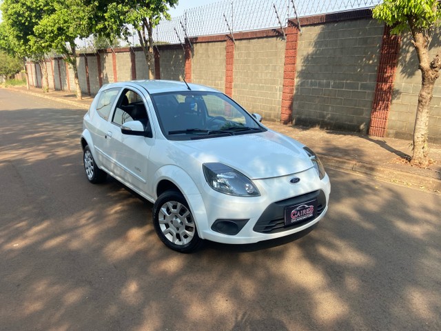 FORD KA 2013 COMPLETO 92MIL KM ZERADO 1.0 FLEX / TROCO E FINANCIO